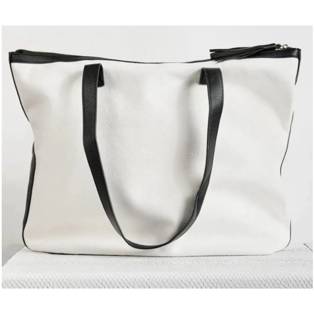 Walter Baker Tote Bag White & Black Carly Weekender Bag Shoulder Straps NWT (2)